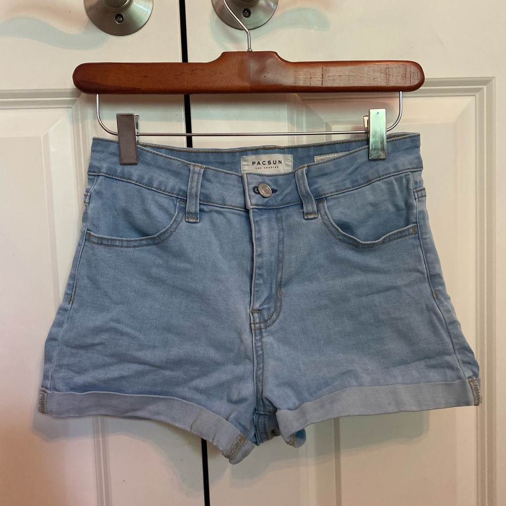 Packing super stretch shortie jean shorts!